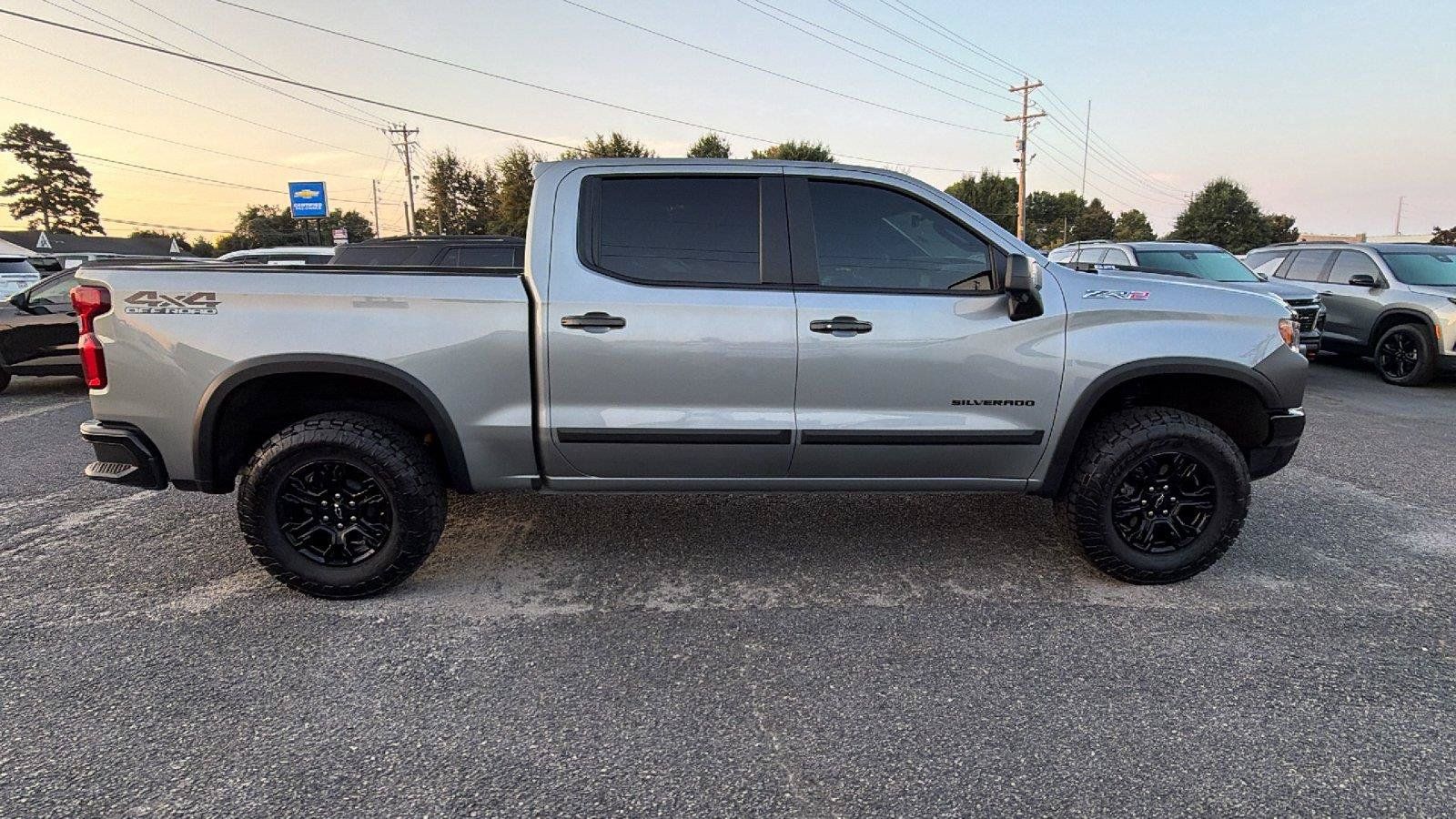 Used 2024 Chevrolet Silverado 1500 ZR2 w/ Technology Package AWD/4WD image 8