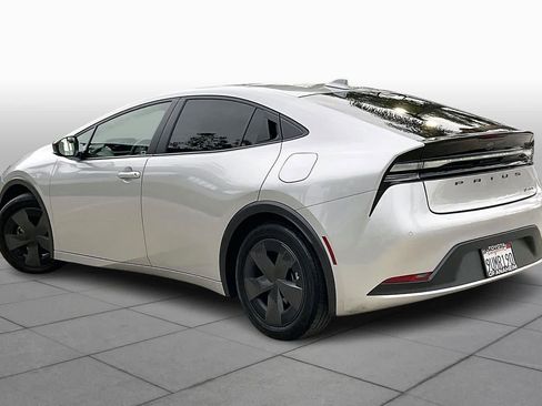 Certified 2025 Toyota Prius Plug-In Hybrid image 11