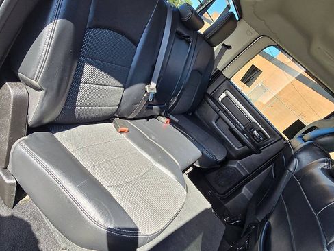 Used 2018 RAM 2500 Big Horn w/ Sport Appearance Group AWD/4WD image 9