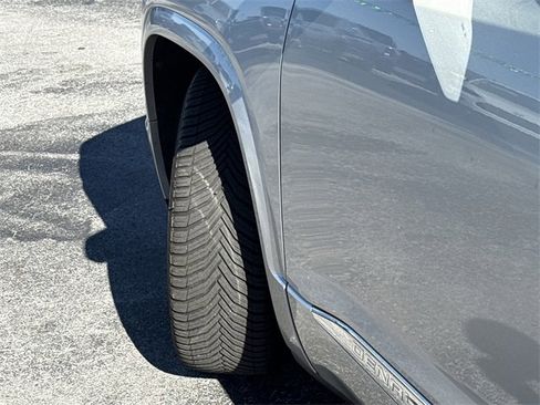 Used 2018 GMC Acadia Denali w/ Technology Package image 41