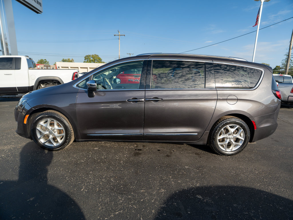 Used 2020 Chrysler Pacifica Limited FWD image 4