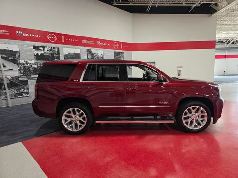 Used 2018 GMC Yukon SLT w/ Premium Edition AWD/4WD image 2