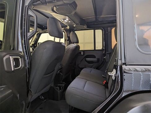 Used 2022 Jeep Wrangler Unlimited Sport image 7