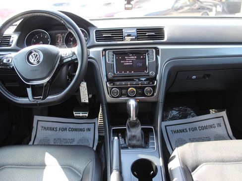 Used 2018 Volkswagen Passat 2.0T R-Line image 18