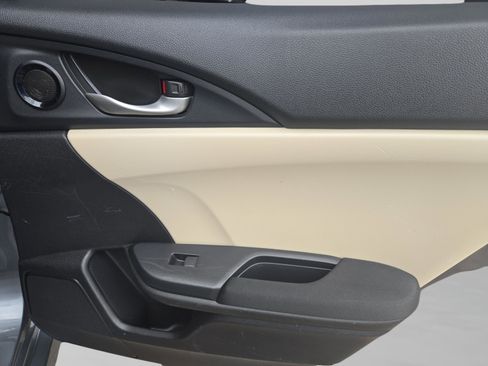 Used 2018 Honda Civic EX image 26