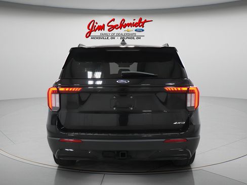 Used 2025 Ford Explorer ST-Line w/ ST-Line Street Pack AWD/4WD image 5