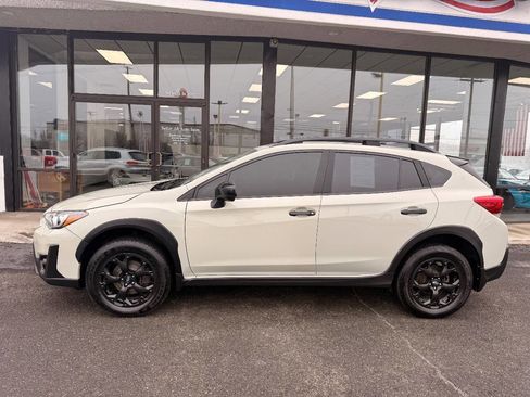 Used 2023 Subaru Crosstrek 2.0i Premium w/ Popular Package #2 image 2
