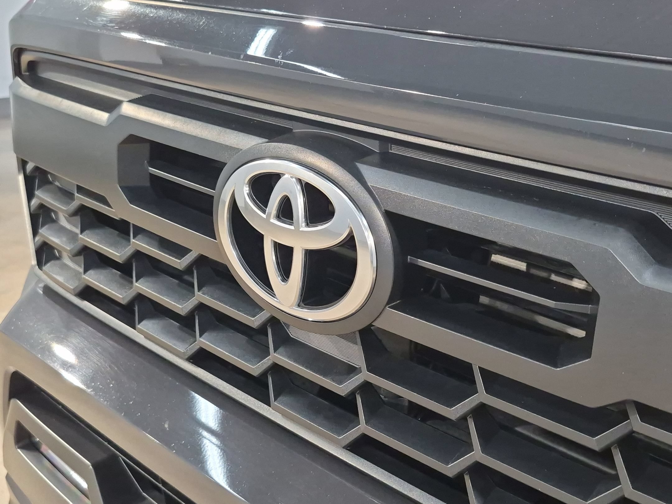 Used 2025 Toyota Tacoma TRD Off-Road AWD/4WD image 37