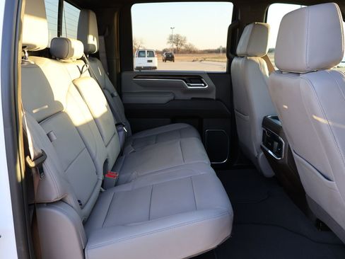 Used 2025 GMC Sierra 2500 SLT w/ Texas SLT Premium Package image 17