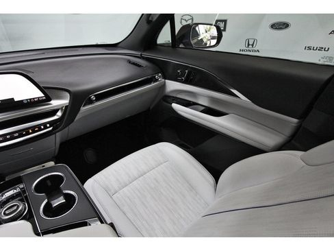 Used 2024 Cadillac Lyriq Sport RWD image 8