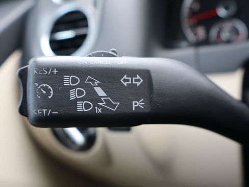 Used 2011 Volkswagen Tiguan SEL AWD/4WD image 32