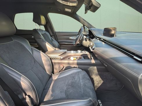 Used 2022 Genesis GV70 3.5T Sport w/ Sport Prestige Package image 41