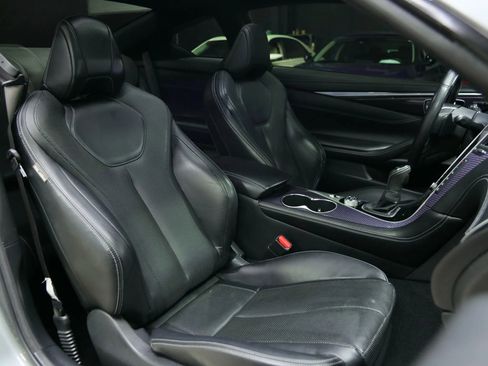 Used 2017 INFINITI Q60 Red Sport 400 image 30
