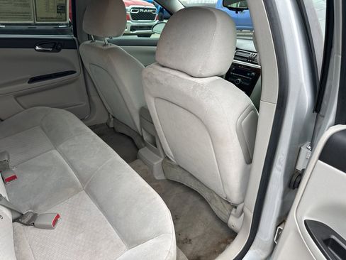 Used 2016 Chevrolet Impala LT image 45