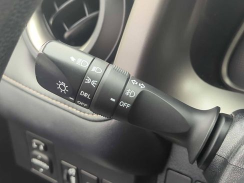 Used 2015 Toyota RAV4 XLE image 28