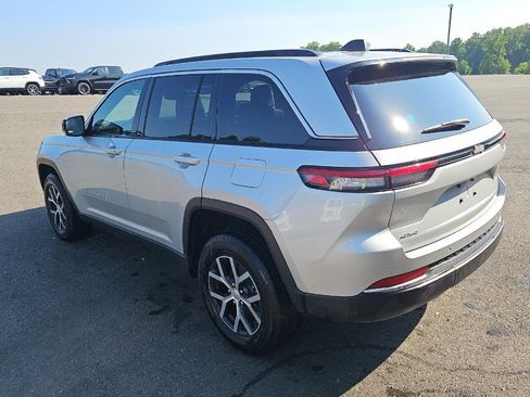 Used 2024 Jeep Grand Cherokee Limited w/ Trailer Tow Package AWD/4WD image 6