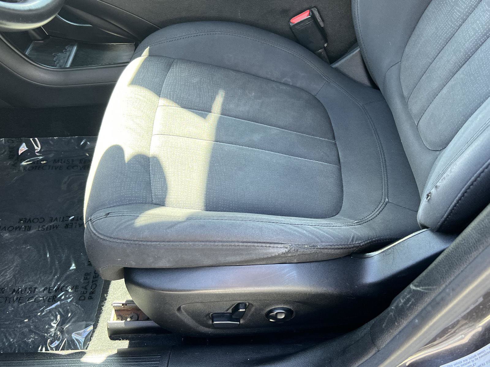 Used 2015 Chrysler 200 Limited w/ Convenience Group FWD image 30