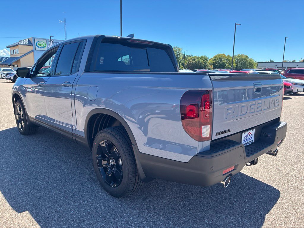New 2026 Honda Ridgeline Black Edition image 3