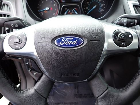 Used 2014 Ford Focus Titanium FWD image 15