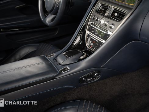 Used 2019 Aston Martin DB11 Volante RWD image 34