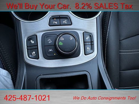 Used 2024 GMC Terrain Denali w/ Denali Premium Package image 26