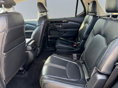 Used 2023 Honda Pilot Touring image 18
