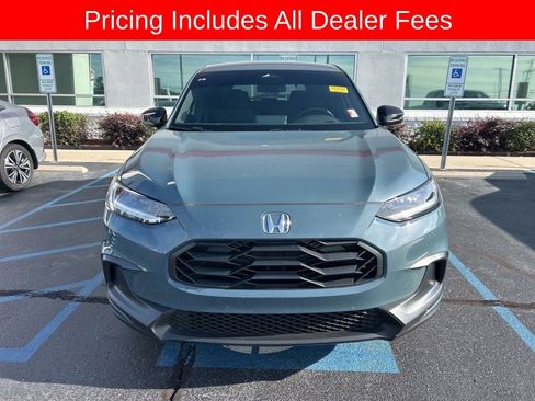 Used 2025 Honda HR-V Sport image 11