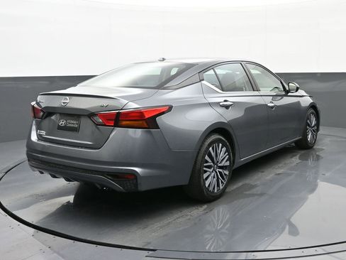 Used 2023 Nissan Altima 2.5 SV image 3