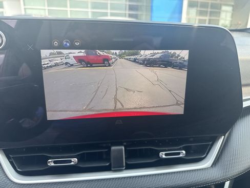 Used 2025 Chevrolet Equinox LT w/ Convenience Package II FWD image 23