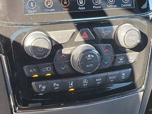 Used 2020 Jeep Grand Cherokee High Altitude image 17