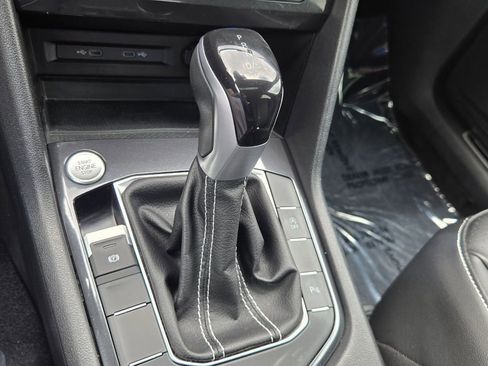 Certified 2023 Volkswagen Tiguan SE R-Line FWD image 20