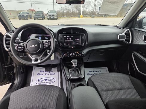 Used 2024 Kia Soul LX w/ Option Group 015 image 12