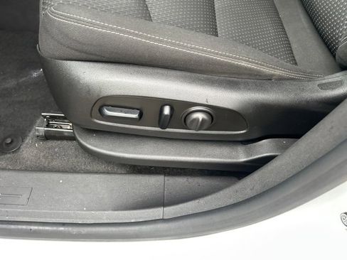 Certified 2023 GMC Terrain SLE w/ Driver Convenience Package image 20