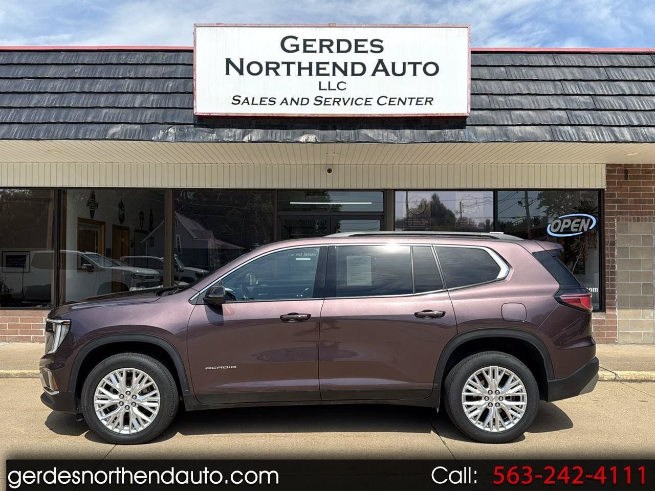 Used 2024 GMC Acadia Elevation AWD/4WD image 1
