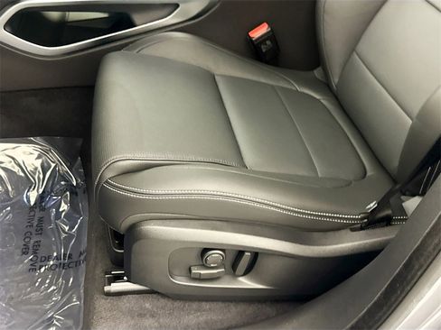 New 2025 Jaguar F-PACE R-Dynamic S image 19