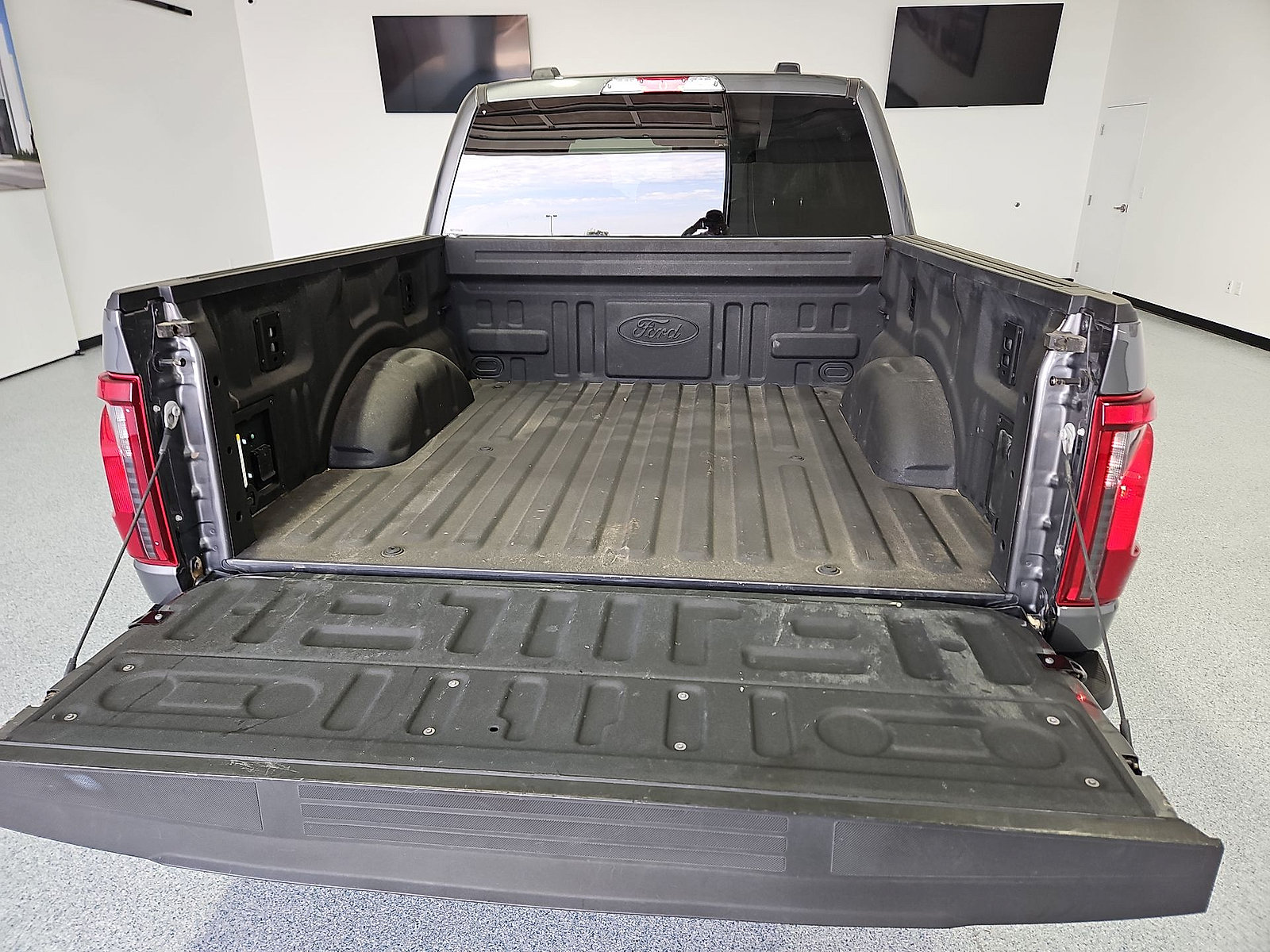 Used 2025 Ford F150 XLT w/ Equipment Group 301A Standard AWD/4WD image 12