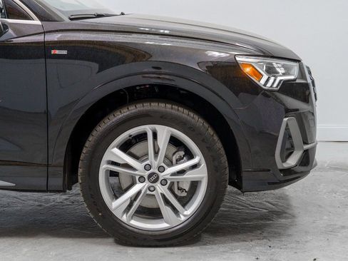 Used 2024 Audi Q3 2.0T Premium Plus w/ Premium Plus Package AWD/4WD image 11