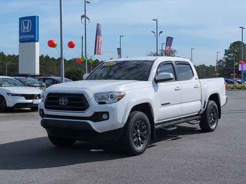 Used 2021 Toyota Tacoma SR5 image 8