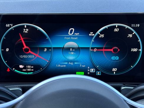 Certified 2023 Mercedes-Benz EQB 250+ w/ Exclusive Package image 20