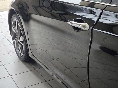 Used 2015 Hyundai Elantra Limited w/ Option Group 05 image 16