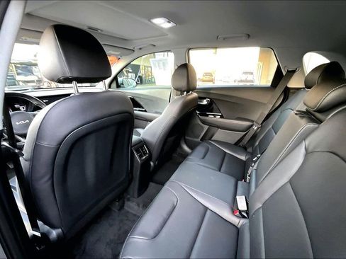 Used 2022 Kia Niro Touring Special Edition image 18