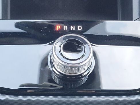 New 2025 Jeep Grand Cherokee Limited w/ Luxury Tech Group II image 18