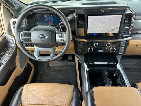Used 2025 Ford F250 Lariat w/ Chrome Package image 3