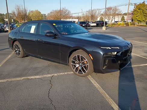 Used 2023 BMW 760i xDrive 760i xDrive image 2
