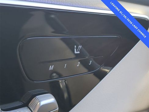 Used 2024 Mercedes-Benz GLC 300 4MATIC image 24