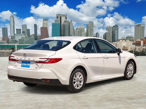 Used 2025 Toyota Camry LE FWD image 4