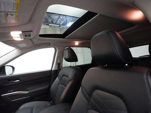 Certified 2023 Nissan Pathfinder Platinum AWD/4WD image 32