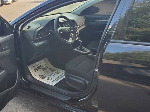 Used 2019 Hyundai Elantra SEL w/ Cargo Package FWD image 11