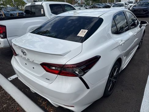 Used 2024 Toyota Camry SE image 5