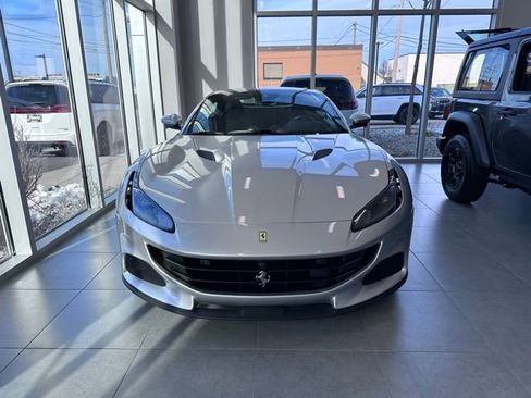 Used 2022 Ferrari Portofino M RWD image 2